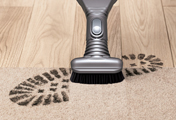 The Dyson Home Cleaning Kit for vacuum cleaners. Stiff bristle brush. With stiff bristles for removing mud and dried-in dirt.